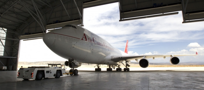 B747_entrando_en_hangar